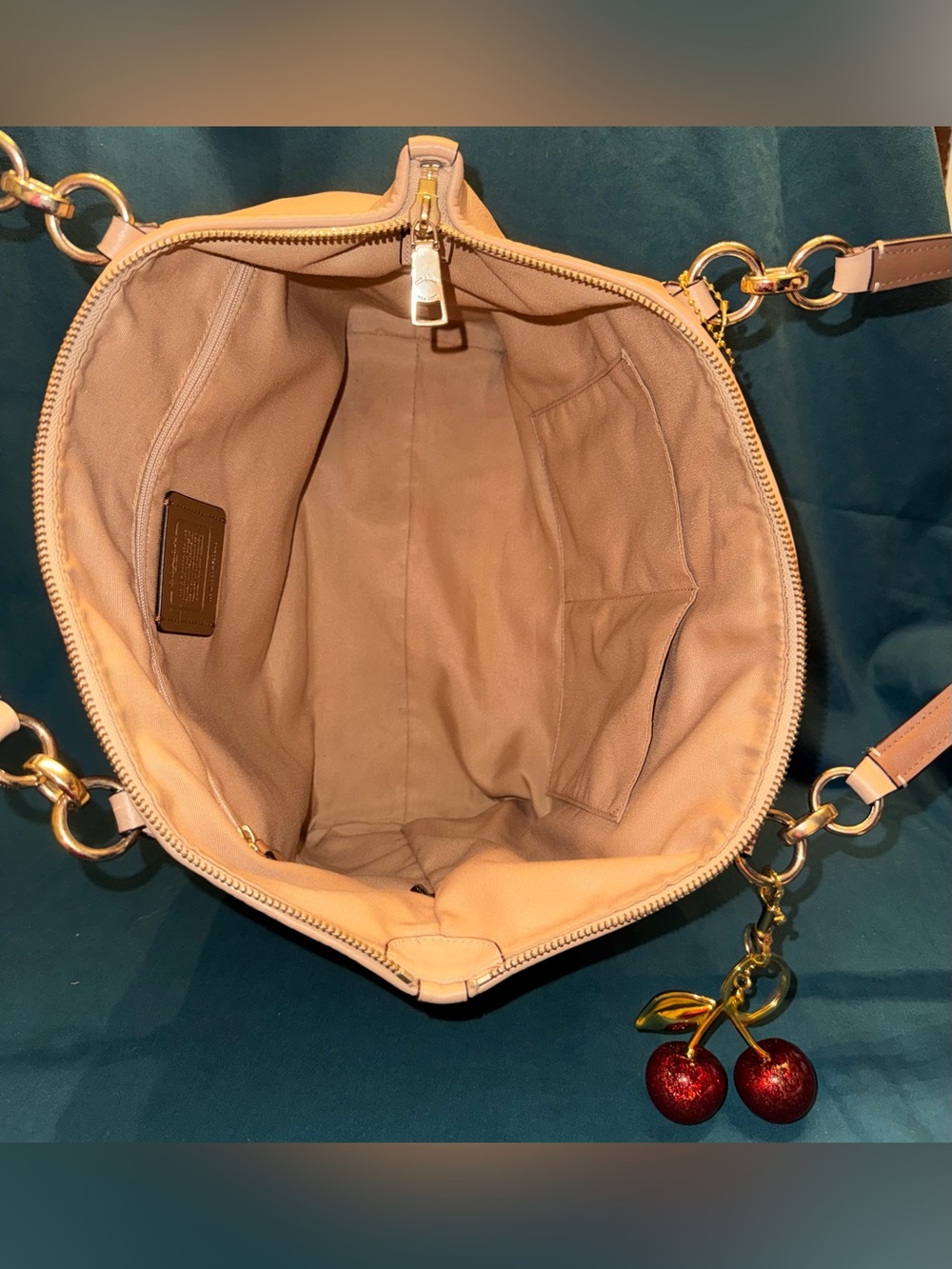 Coach Legacy Exploded Reps Jacquard Ava Tote with Gold Tone Hardware - Picture 8 of 12